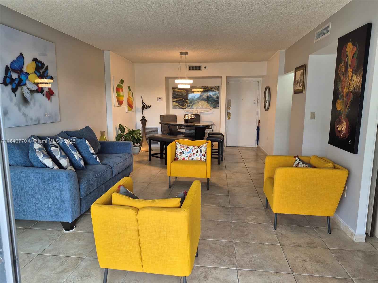 See details 705 2 / 2 1132 sq. ft. $ 2025-07-15 0 Photo