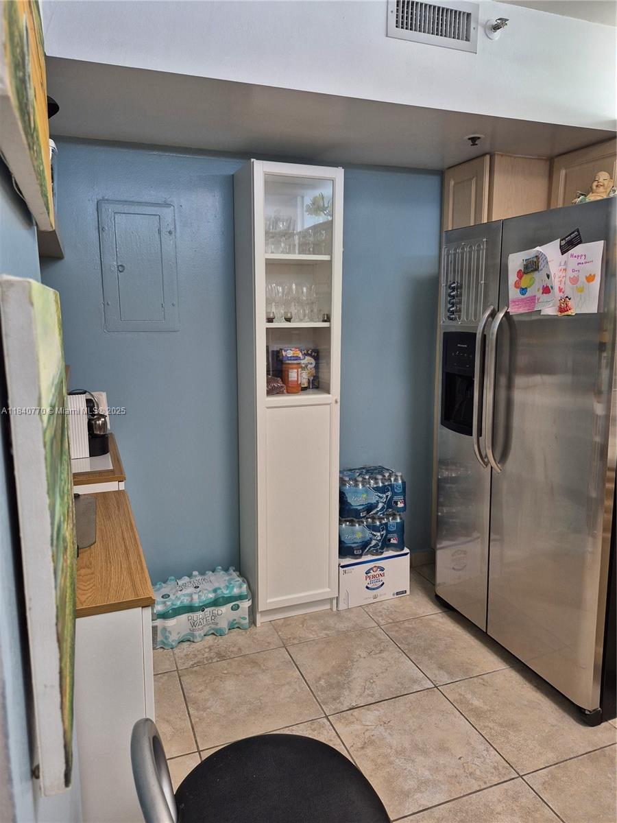 See details 705 2 / 2 1132 sq. ft. $ 2025-07-15 0 Photo