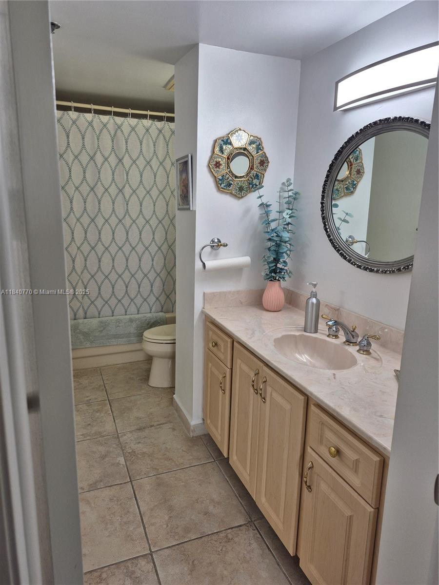 See details 705 2 / 2 1132 sq. ft. $ 2025-07-15 0 Photo