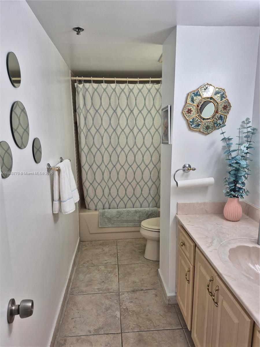 See details 705 2 / 2 1132 sq. ft. $ 2025-07-15 0 Photo