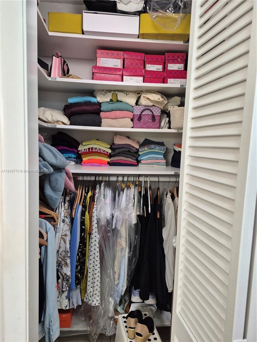 See details 705 2 / 2 1132 sq. ft. $ 2025-07-15 0 Photo