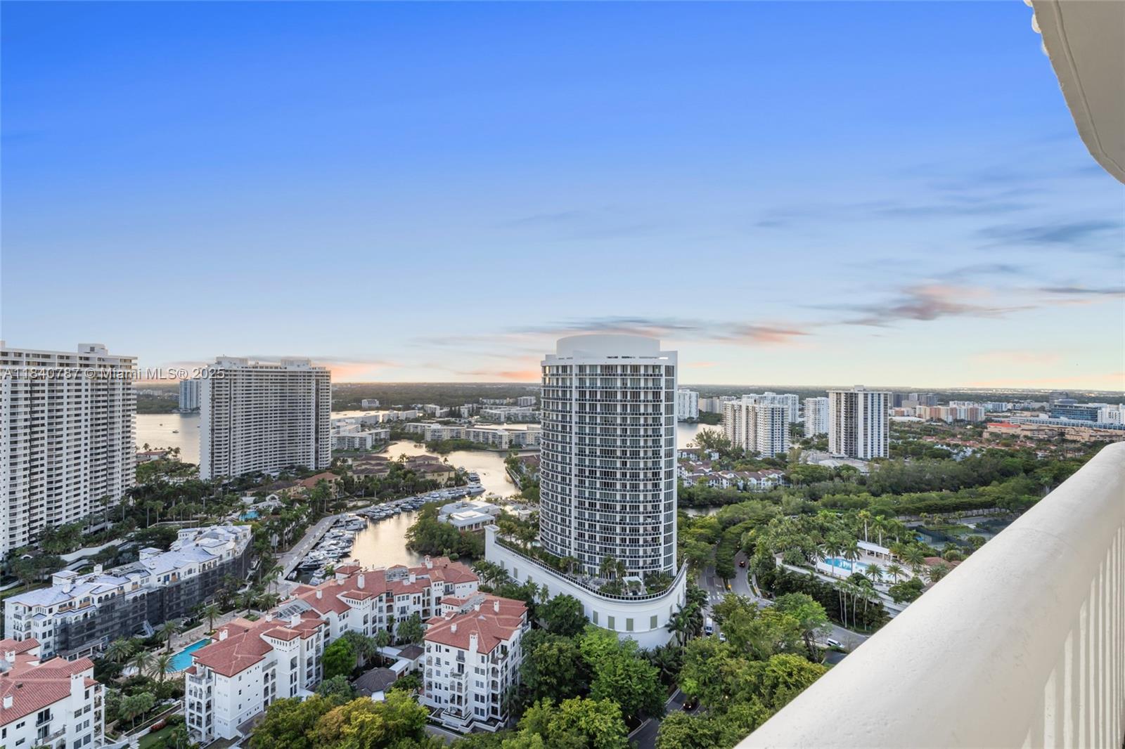See details 2902 5 / 7 4281 sq. ft. $ 2025-07-15 0 Photo