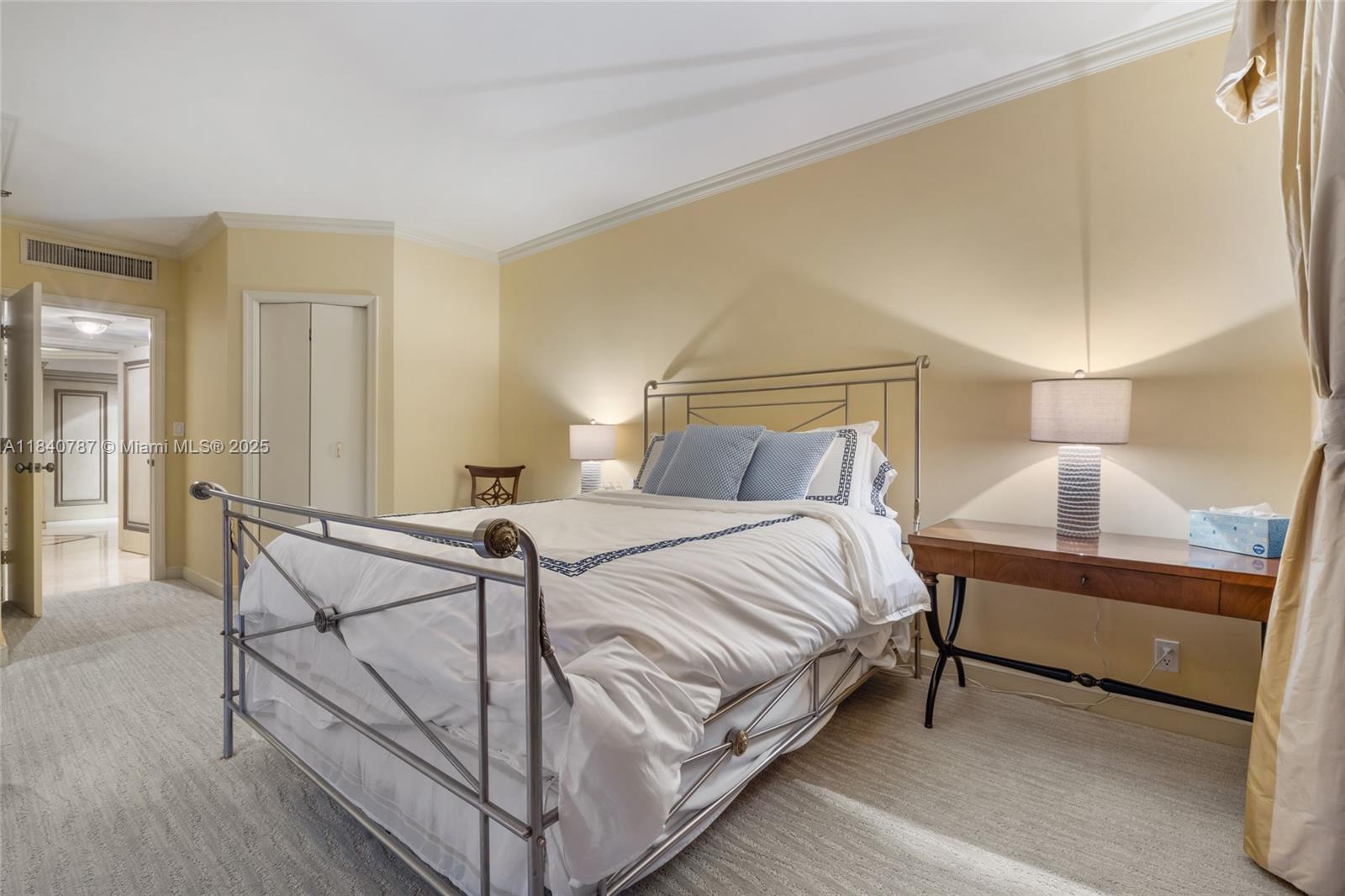 See details 2902 5 / 7 4281 sq. ft. $ 2025-07-15 0 Photo