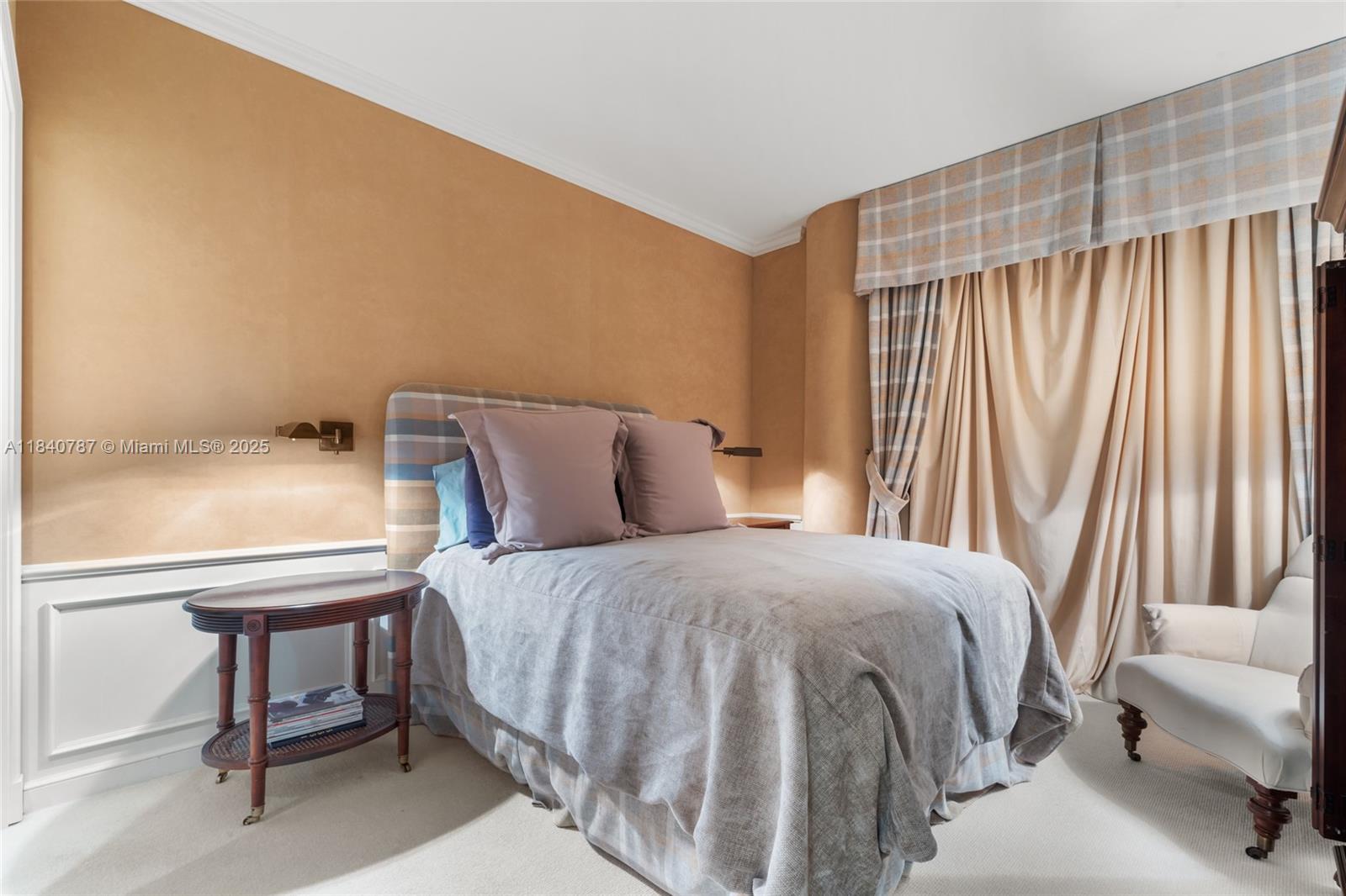 See details 2902 5 / 7 4281 sq. ft. $ 2025-07-15 0 Photo