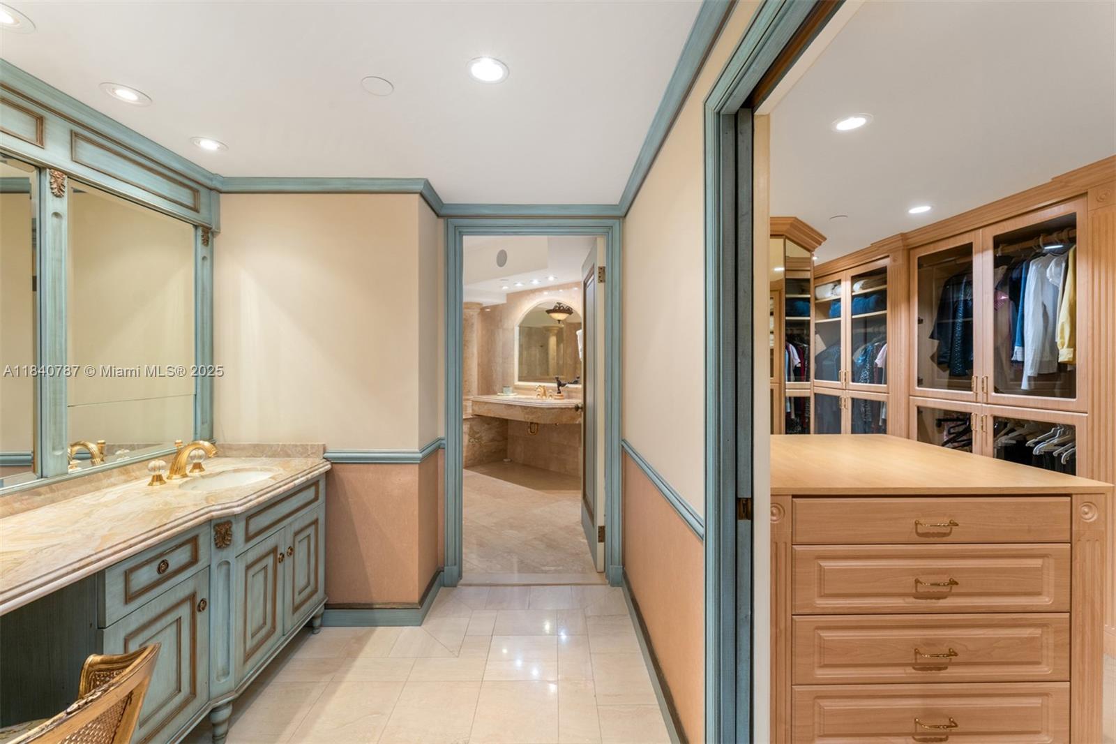 2902 5 / 7 4281 sq. ft. $ 2025-07-15 0 Photo