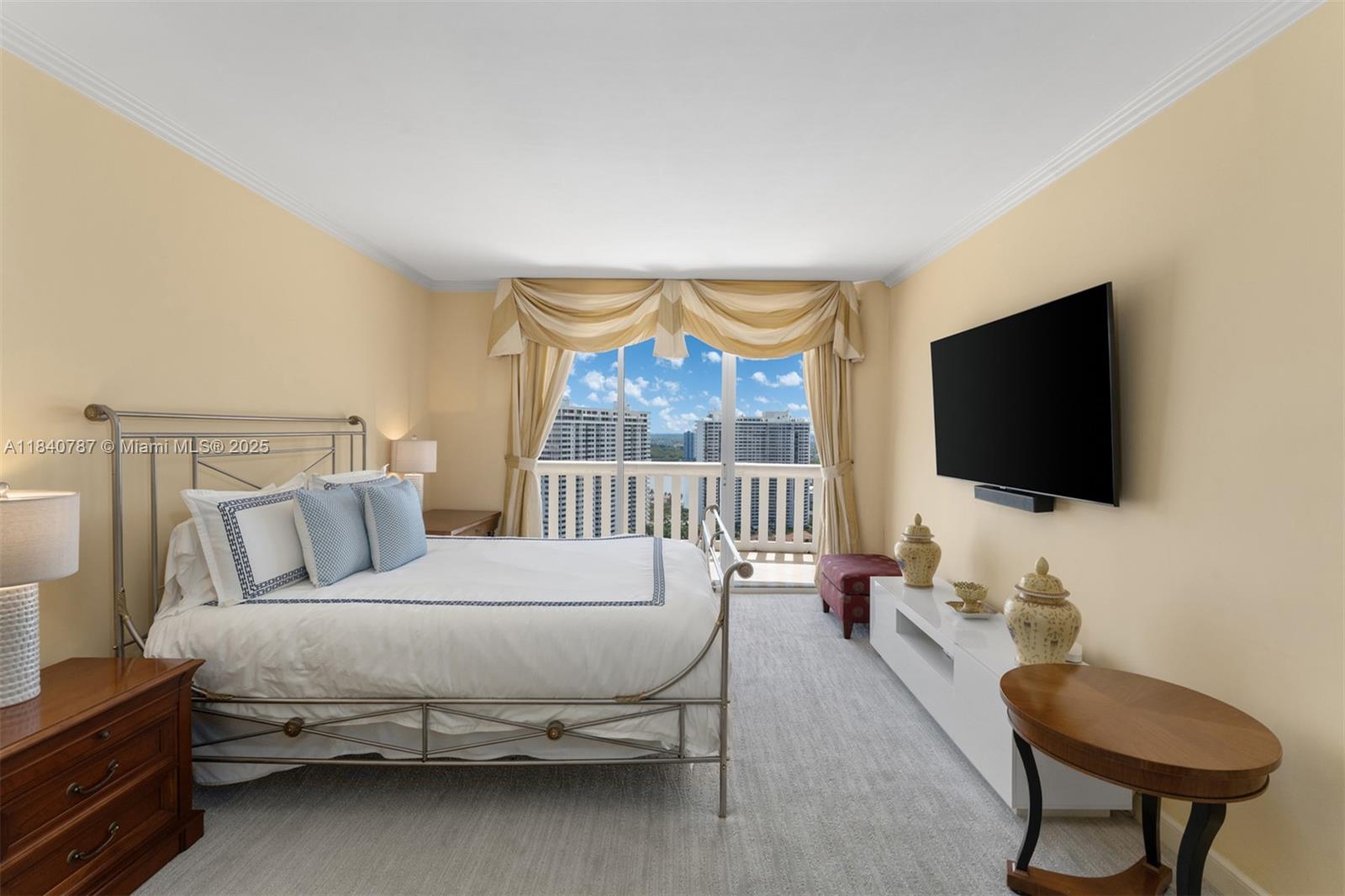 2902 5 / 7 4281 sq. ft. $ 2025-07-15 0 Photo