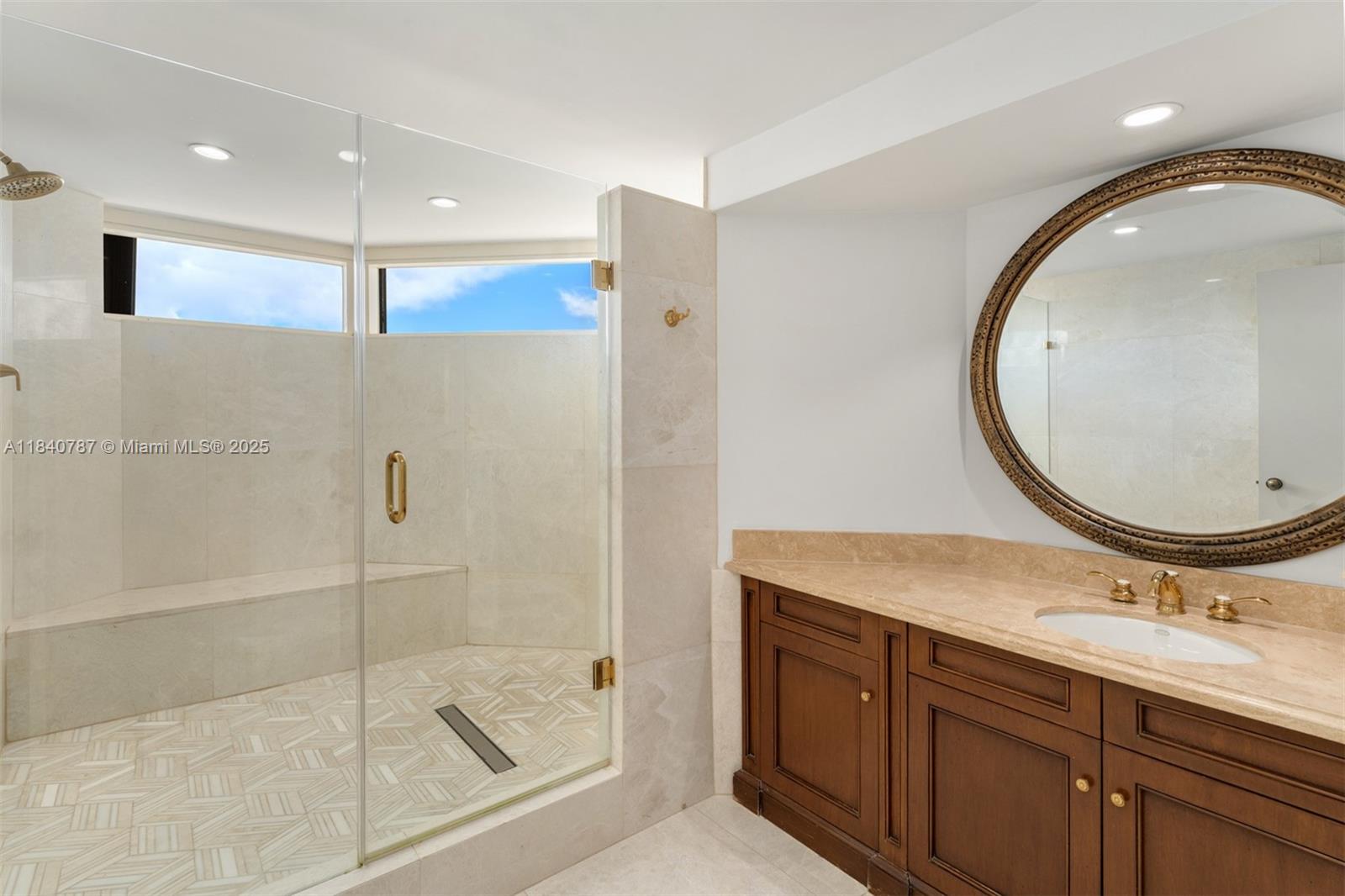 2902 5 / 7 4281 sq. ft. $ 2025-07-15 0 Photo