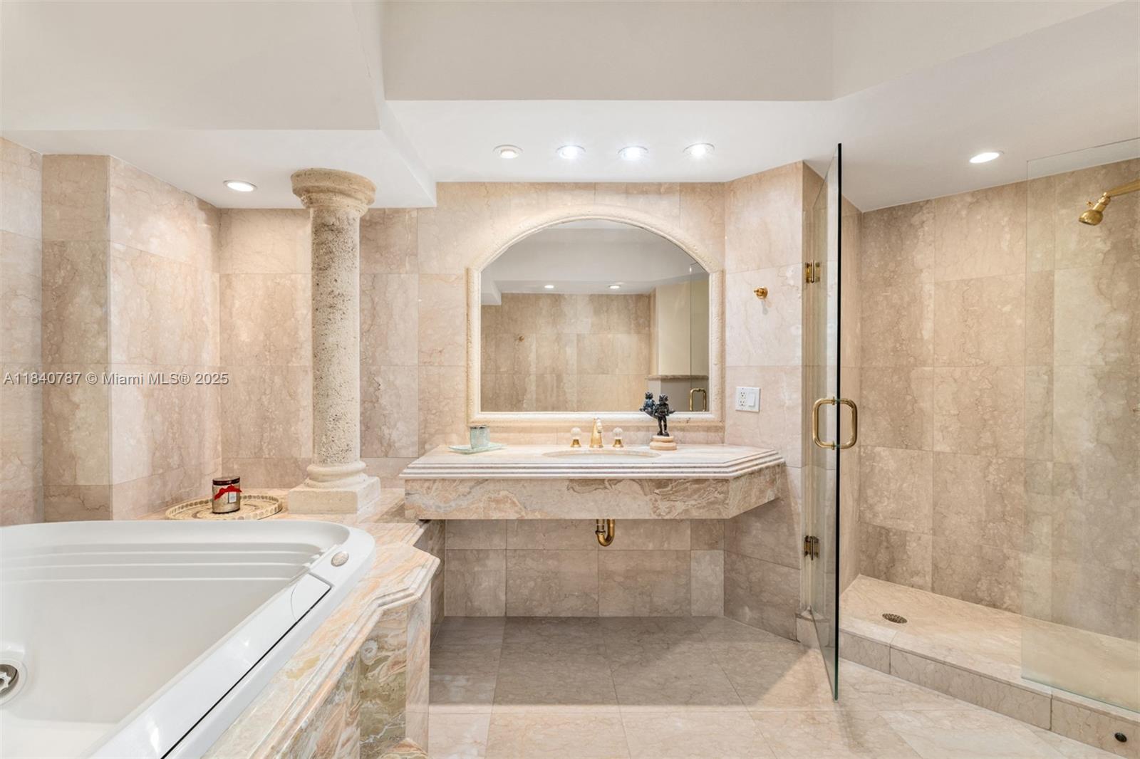 2902 5 / 7 4281 sq. ft. $ 2025-11-24 0 Photo