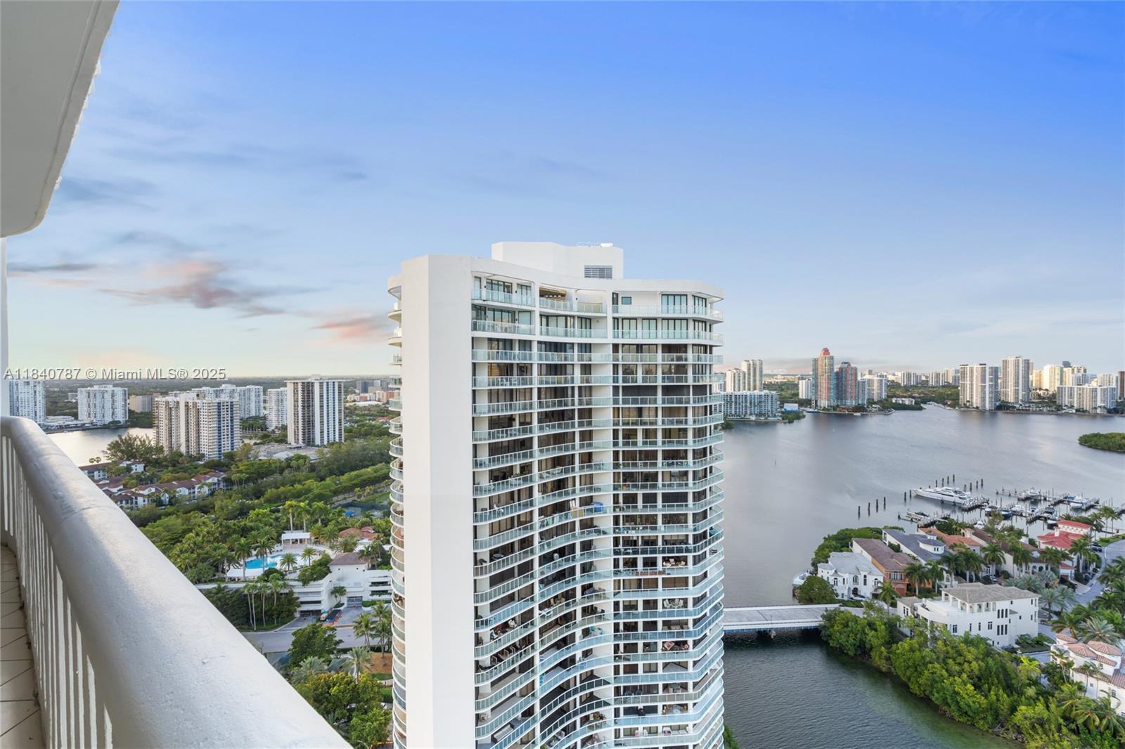 2902 5 / 7 4281 sq. ft. $ 2025-11-24 0 Photo