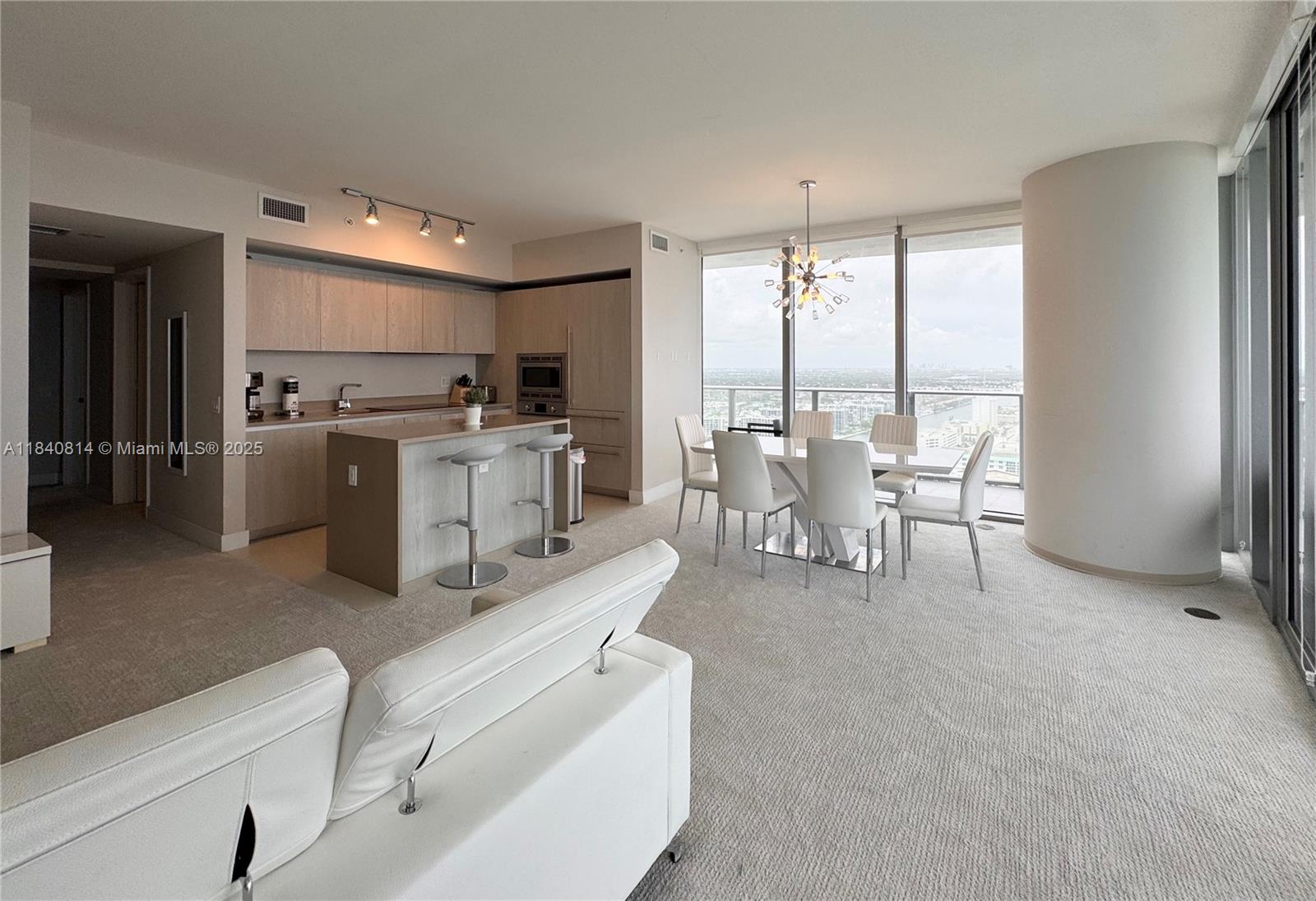 See details 2802 2 / 2 1145 sq. ft. $ 2025-07-15 0 Photo