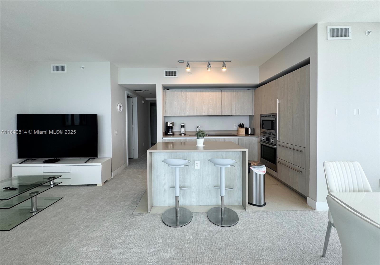 See details 2802 2 / 2 1145 sq. ft. $ 2025-07-15 0 Photo