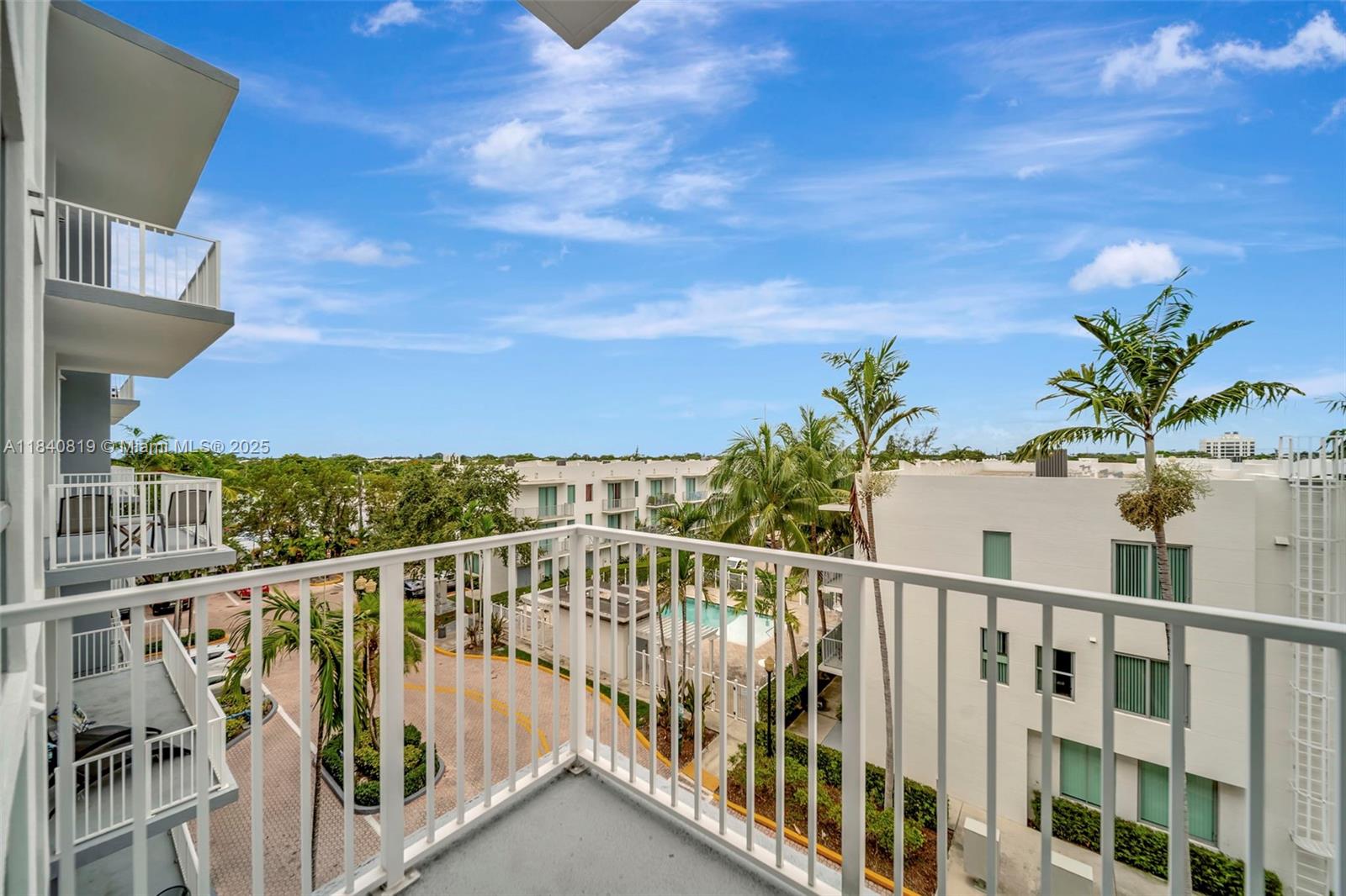 Photo of 2100 Van Buren St  #421, Hollywood, Florida, 33020 - 