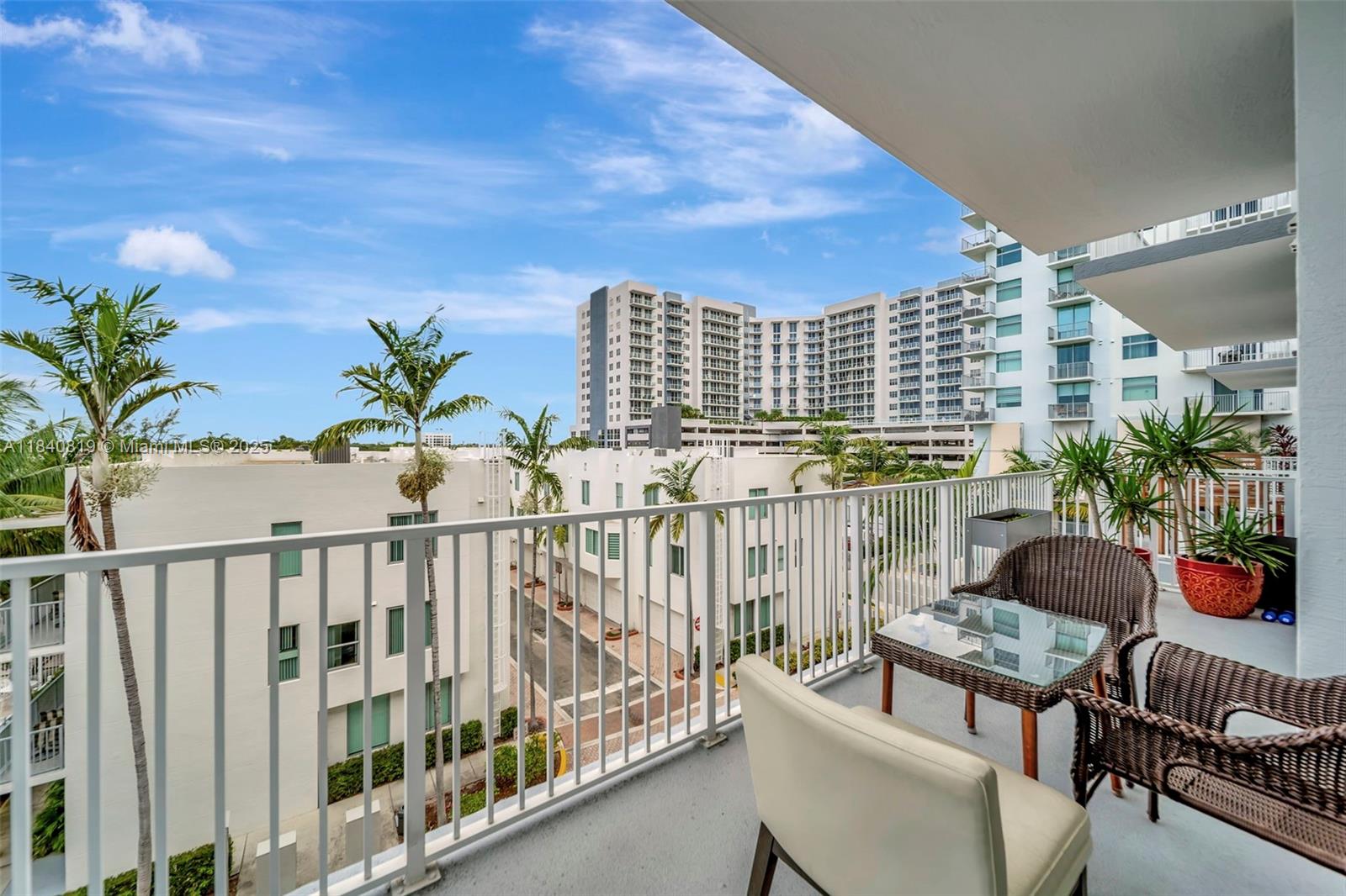 Photo of 2100 Van Buren St  #421, Hollywood, Florida, 33020 - 