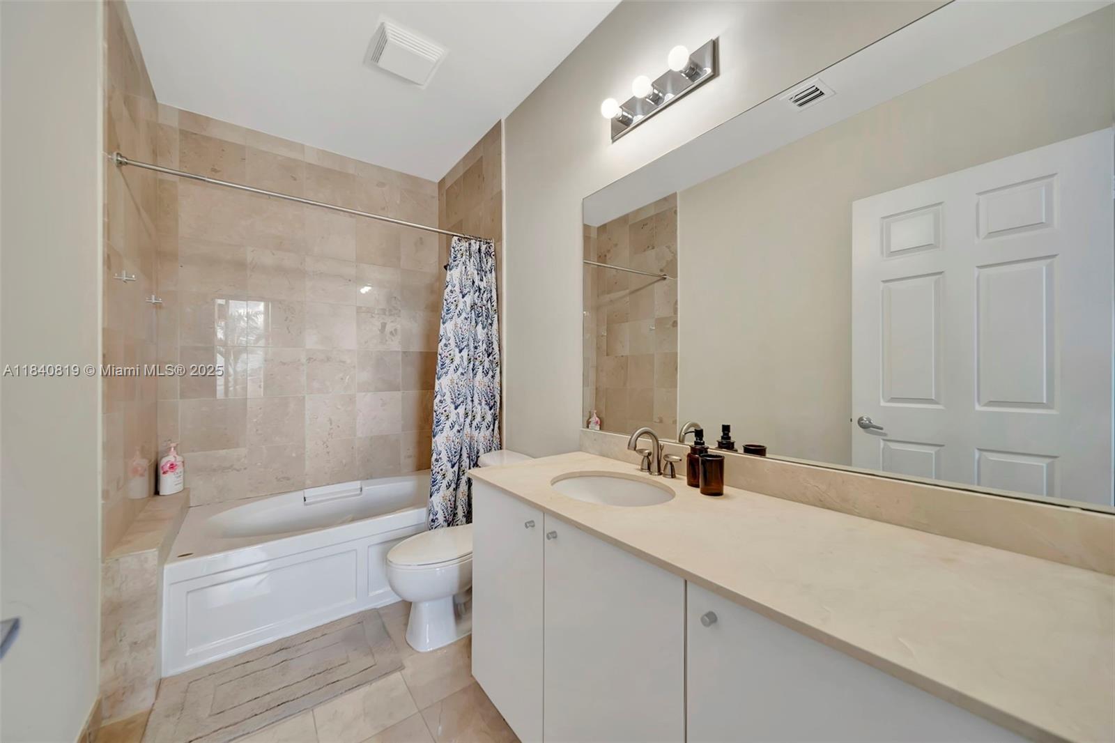 Photo of 2100 Van Buren St  #421, Hollywood, Florida, 33020 - 