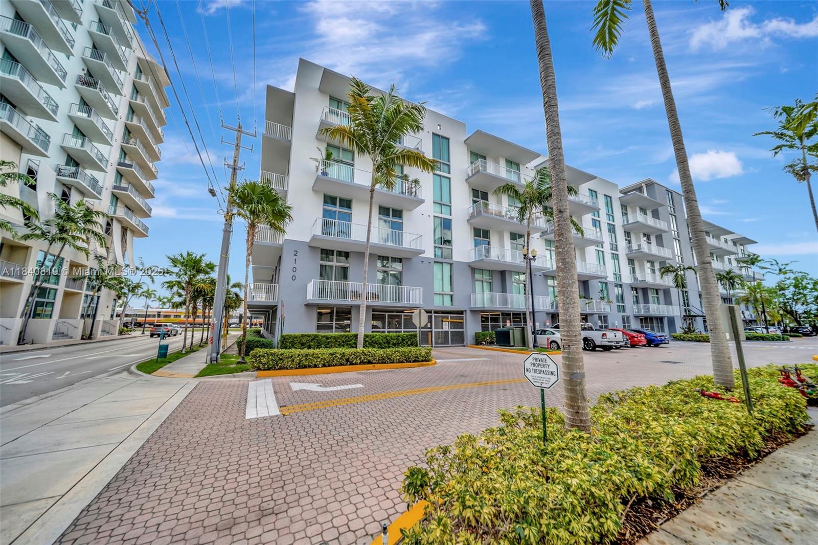 Photo of 2100 Van Buren St  #421, Hollywood, Florida, 33020 - 