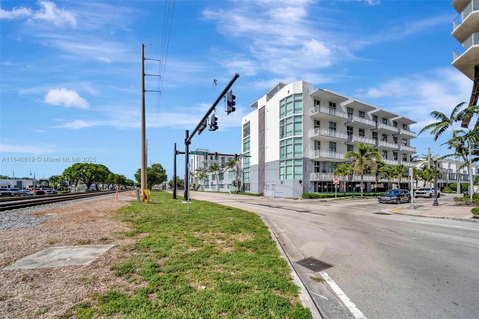Photo of 2100 Van Buren St  #421, Hollywood, Florida, 33020 - 