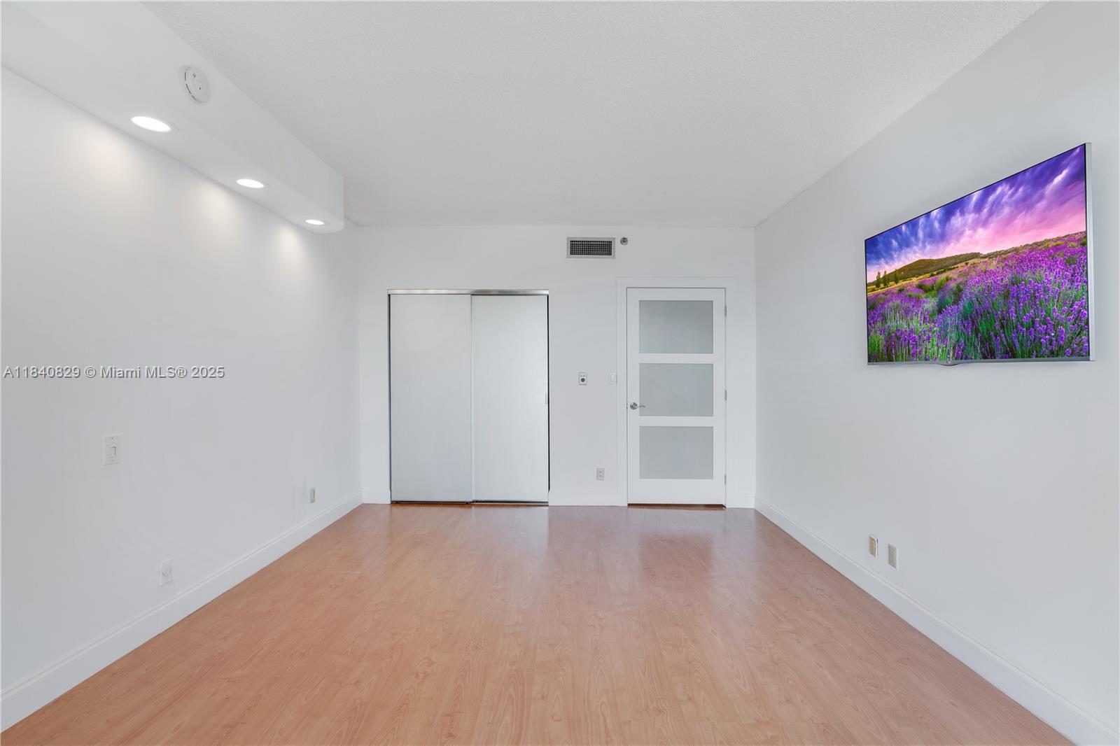 Photo of 20281 Country Club Dr  #405, Aventura, Florida, 33180 - 