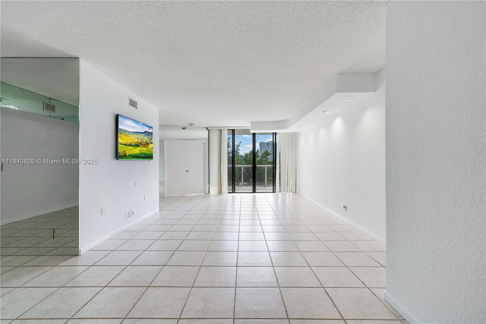 Photo of 20281 Country Club Dr #405, Aventura, Florida, 33180 -