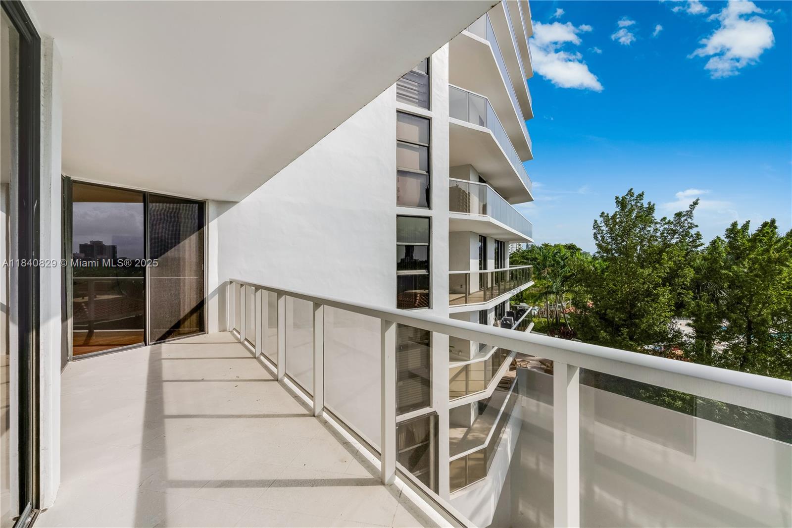 Photo of 20281 Country Club Dr  #405, Aventura, Florida, 33180 - 
