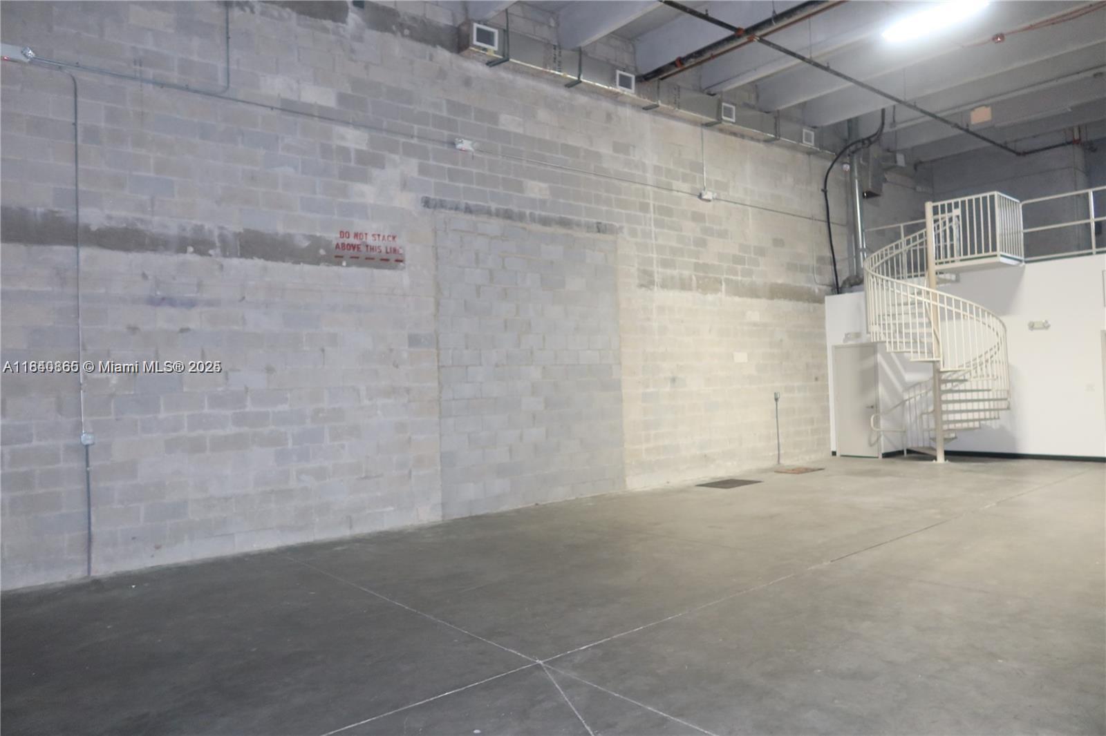 167  /   sq. ft. $ 2025-07-15 0 Photo