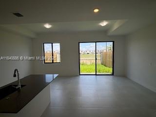 Ver detalles 18933 3 / 3 0 sq. ft. $ 2025-07-15 0 foto