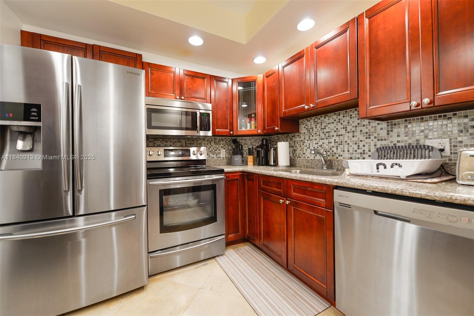 See details 9H 2 / 2 1240 sq. ft. $ 2025-07-16 0 Photo