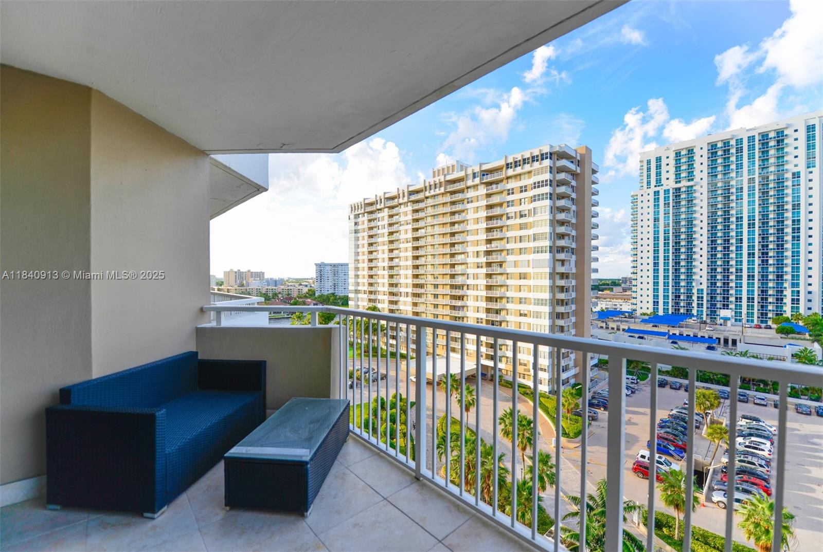 See details 9H 2 / 2 1240 sq. ft. $ 2025-07-16 0 Photo