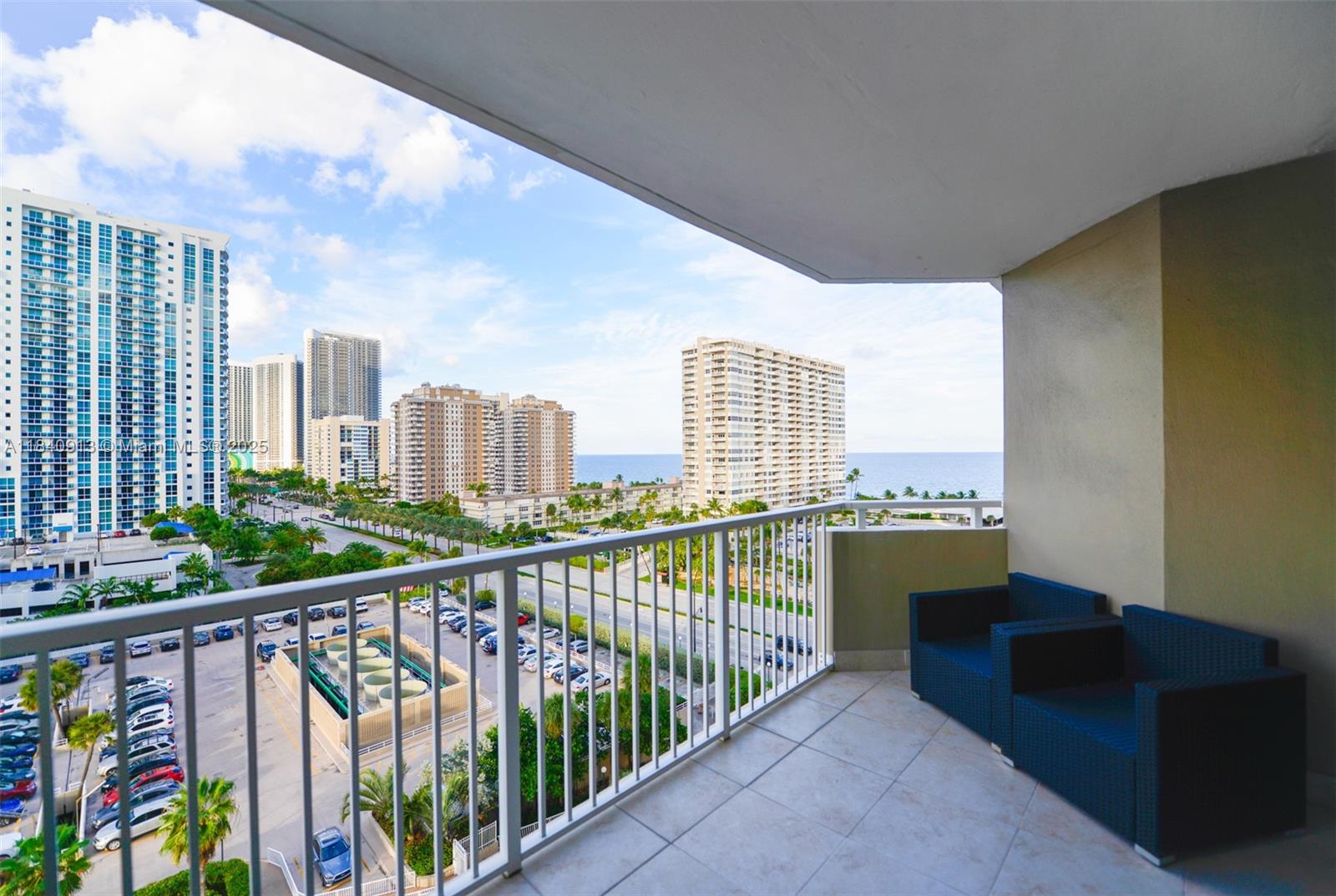 See details 9H 2 / 2 1240 sq. ft. $ 2025-07-16 0 Photo