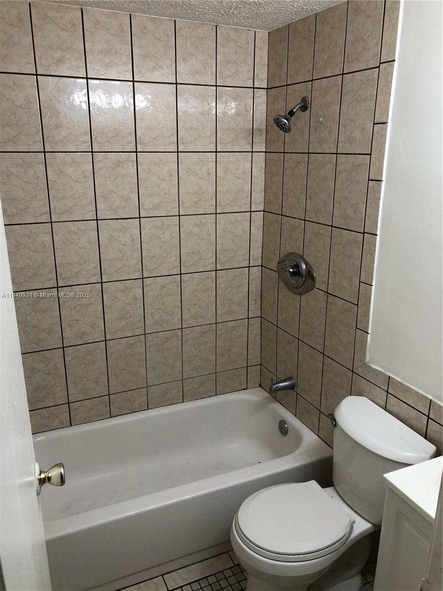 See details / 3733 sq. ft. $ 2025-07-15 0 Photo