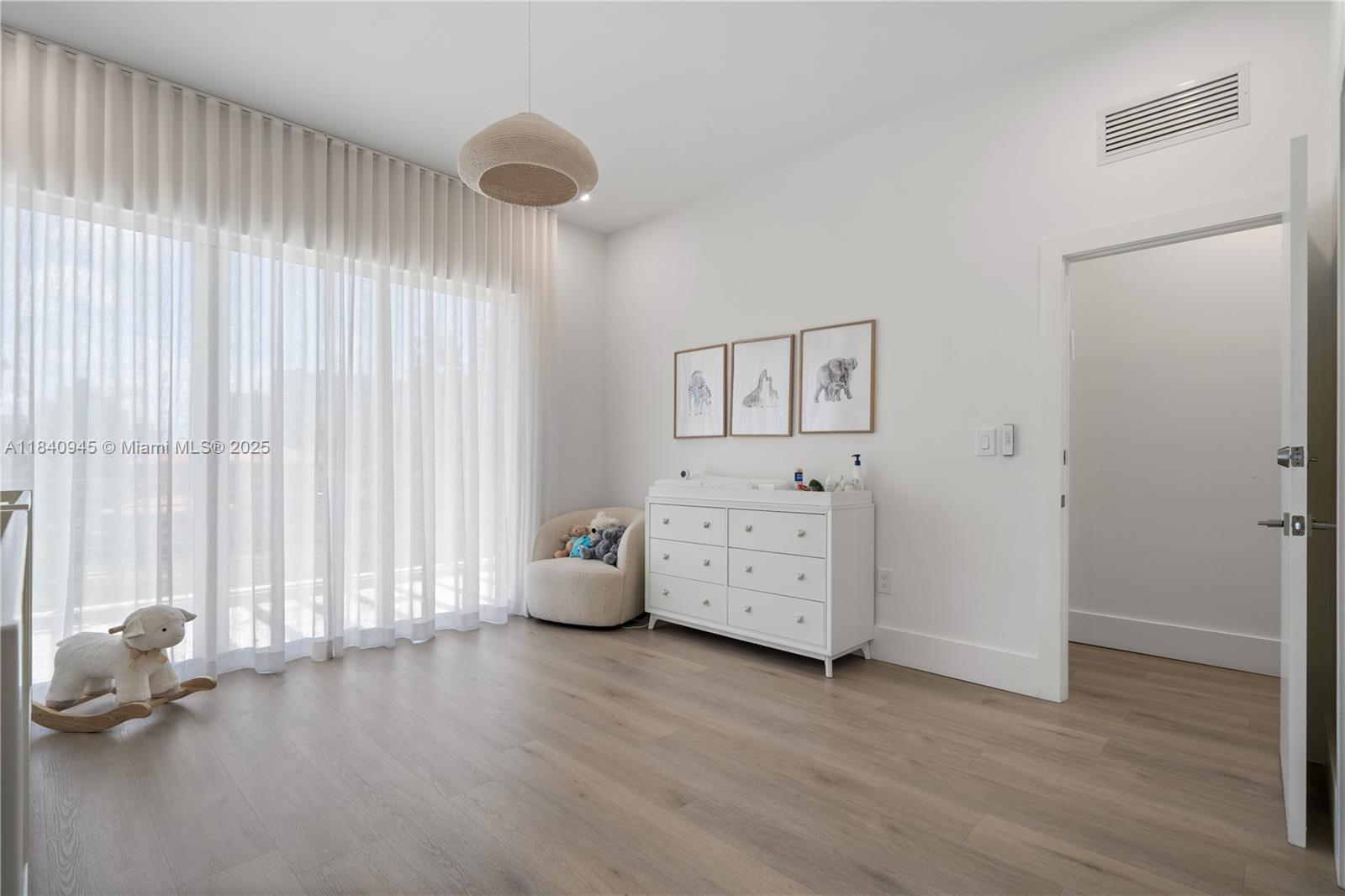 Photo of 18955 Atlantic Blvd  (18955), Sunny Isles Beach, Florida, 33160 - 