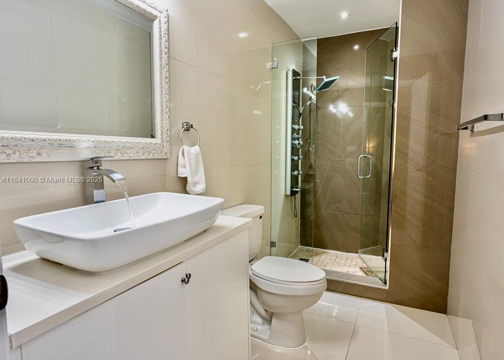 See details / sq. ft. $ 2025-07-15 0 Photo