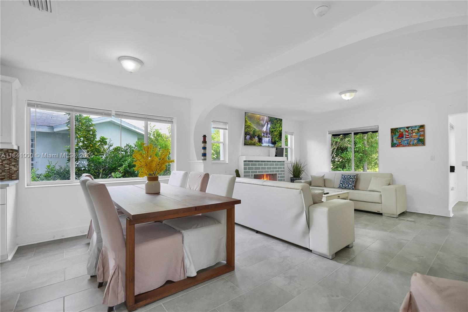 See details / sq. ft. $ 2025-07-15 0 Photo