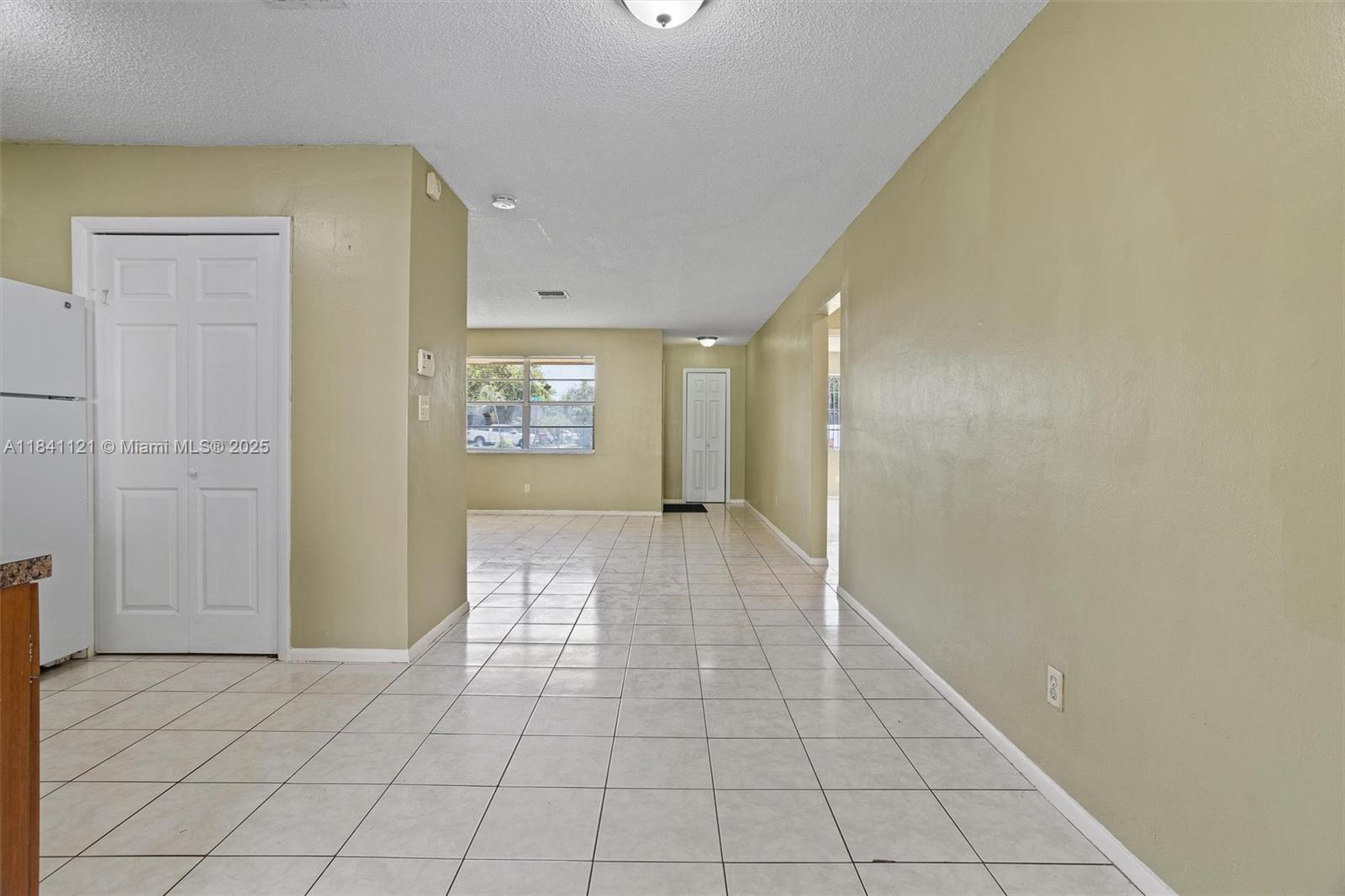   /  2265 sq. ft. $ 2025-07-15 0 Photo