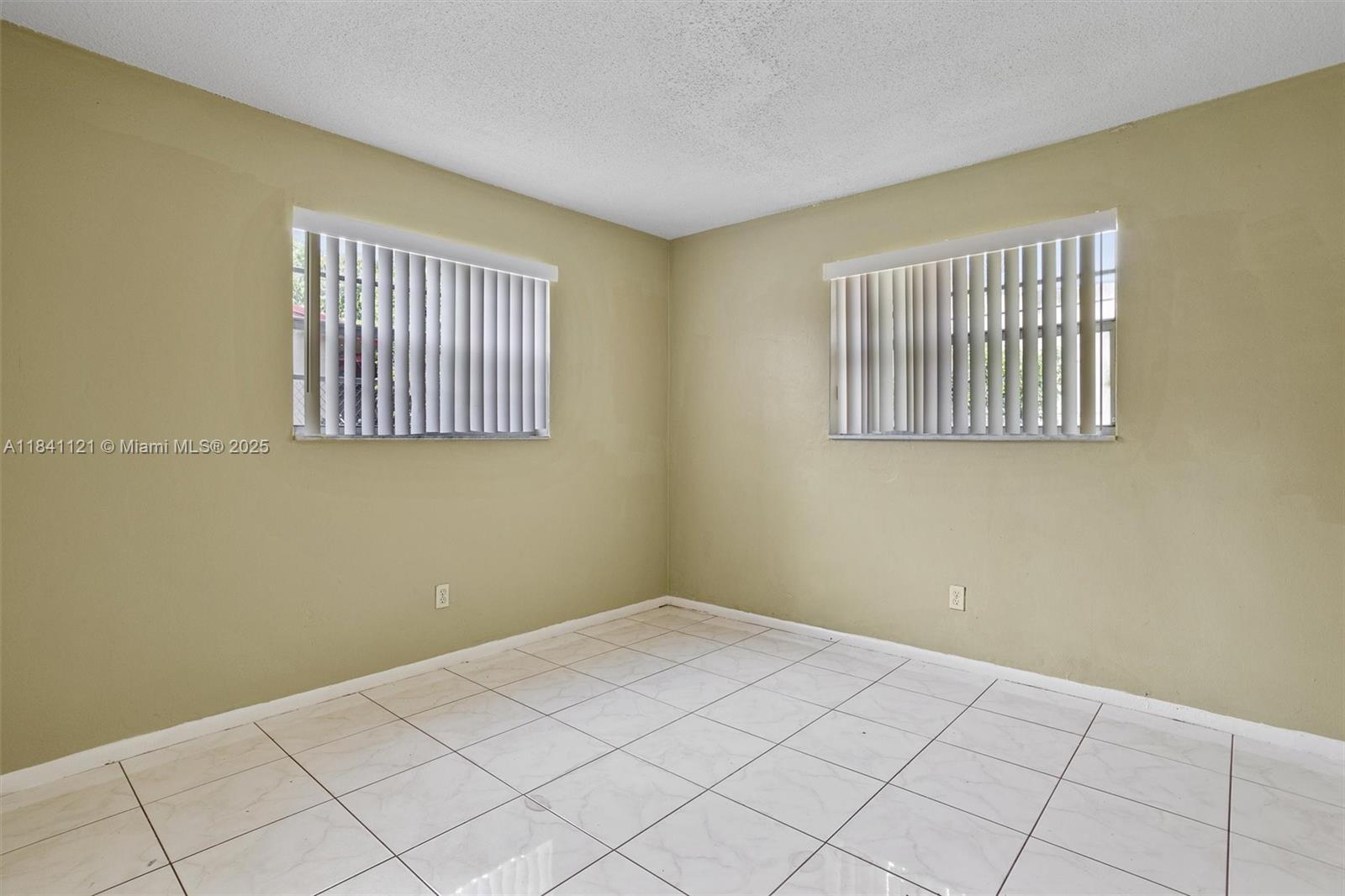   /  2265 sq. ft. $ 2025-07-15 0 Photo