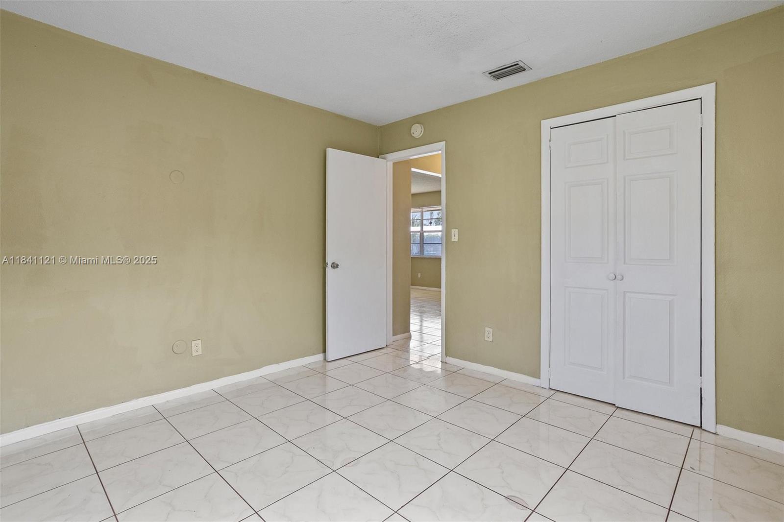  /  2265 sq. ft. $ 2025-07-15 0 Photo