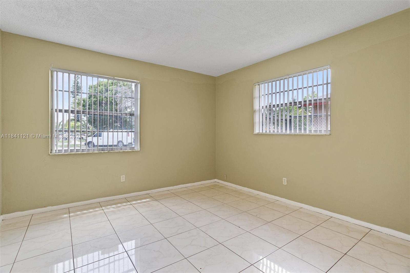  /  2265 sq. ft. $ 2025-07-15 0 Photo