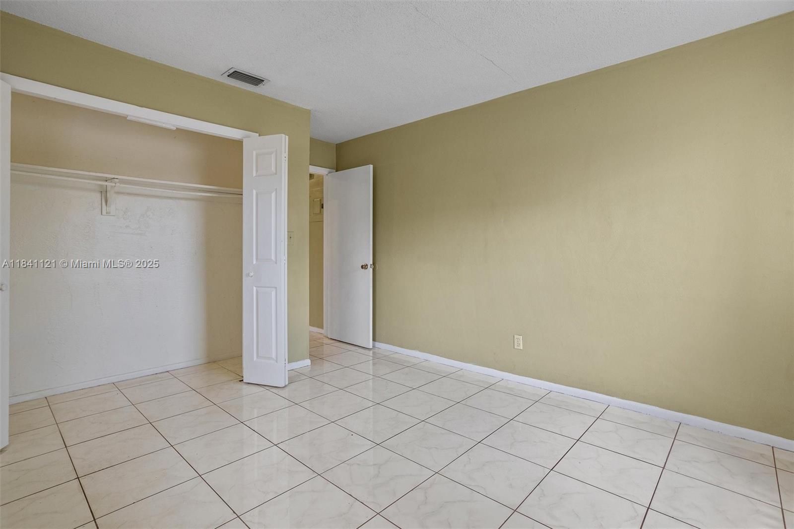   /  2265 sq. ft. $ 2025-07-15 0 Photo