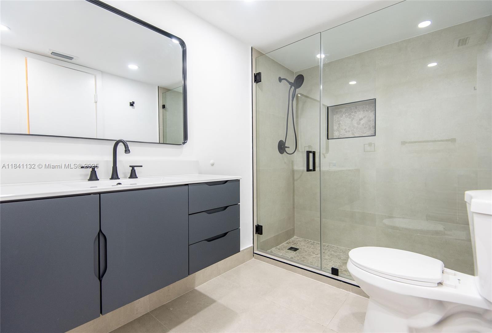 Ver detalles 100-1 2 / 2 1633 sq. ft. $ 2025-07-15 0 foto
