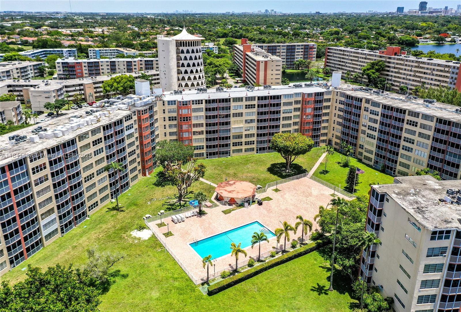 Ver detalles 100-1 2 / 2 1633 sq. ft. $ 2025-07-15 0 foto