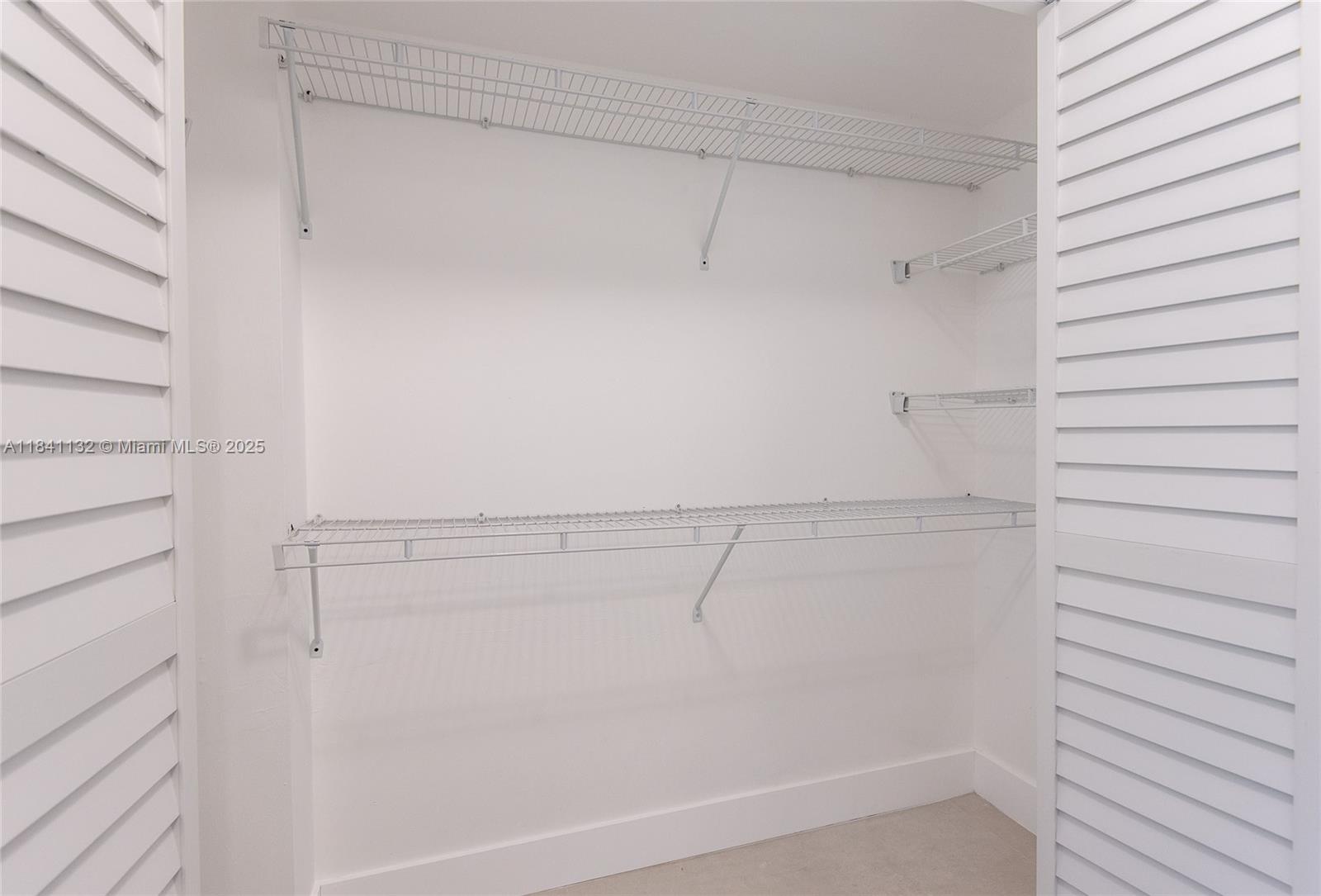 Ver detalles 100-1 2 / 2 1633 sq. ft. $ 2025-07-15 0 foto