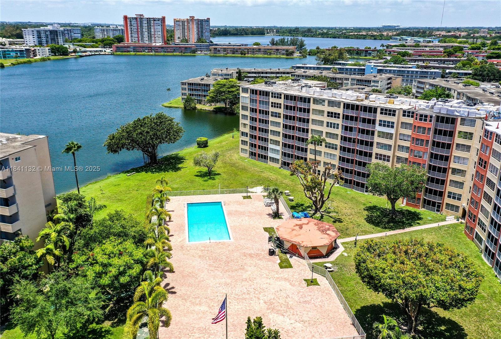 Ver detalles 100-1 2 / 2 1633 sq. ft. $ 2025-07-15 0 foto