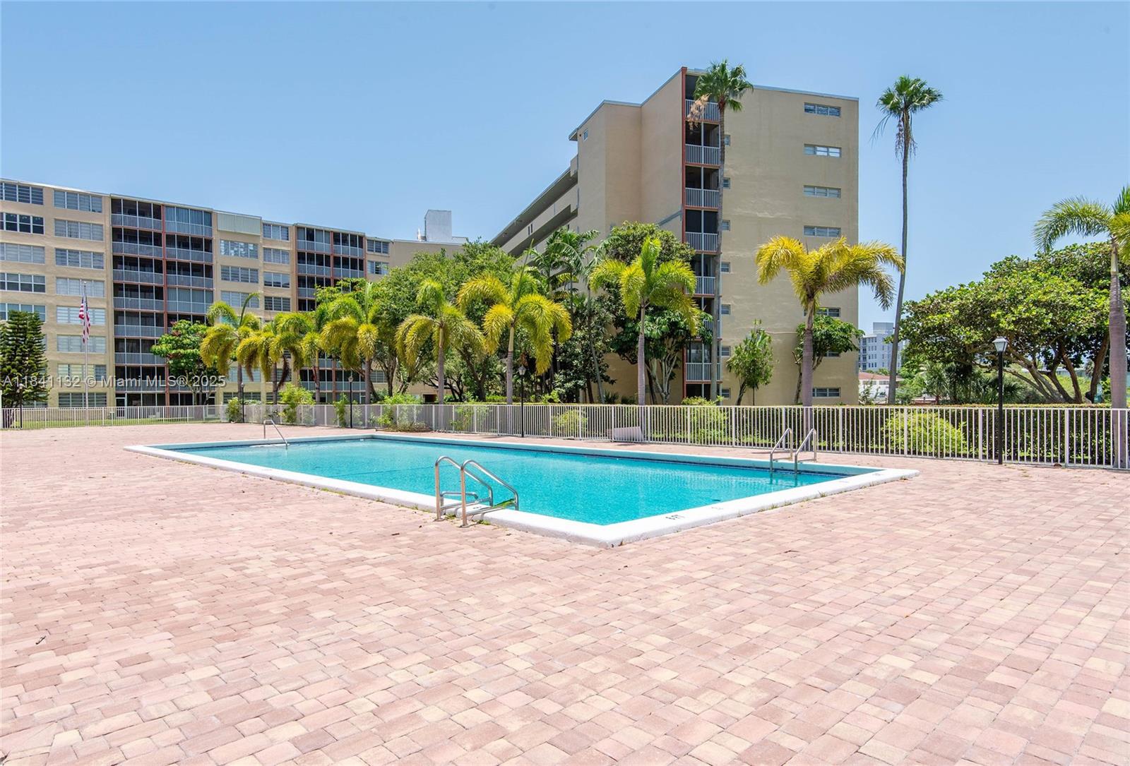 Ver detalles 100-1 2 / 2 1633 sq. ft. $ 2025-07-15 0 foto