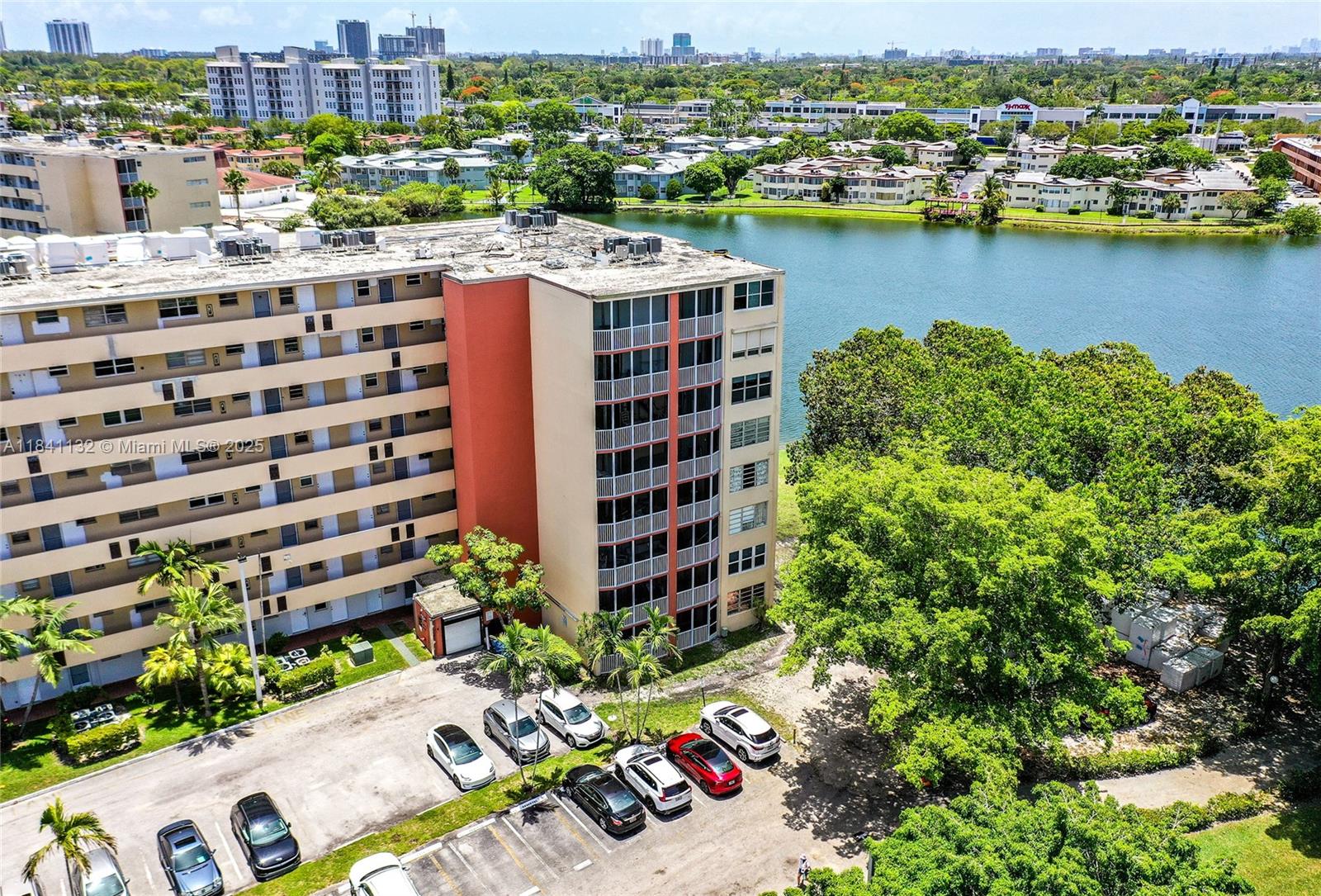Ver detalles 100-1 2 / 2 1633 sq. ft. $ 2025-07-15 0 foto