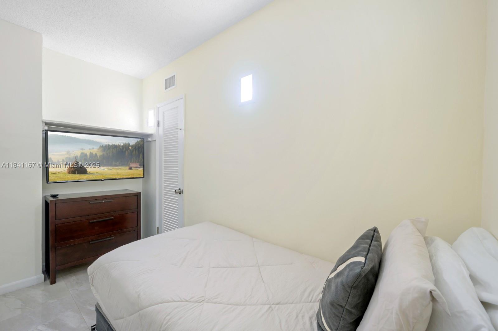 Photo of 19370 Collins Ave  #1425, Sunny Isles Beach, Florida, 33160 - 