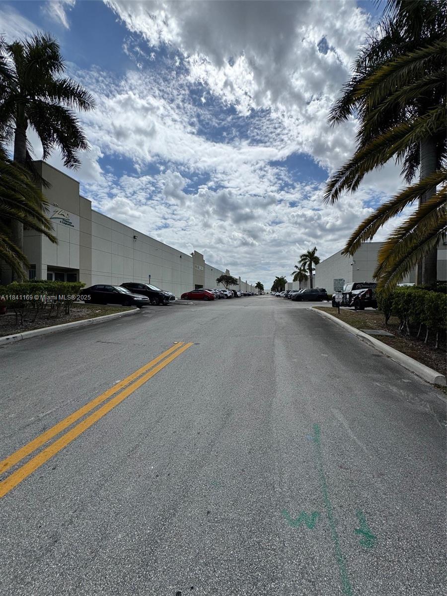 See details 13 / sq. ft. $ 2025-07-15 0 Photo