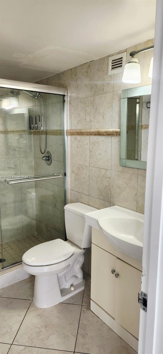 Photo of 2017 Ocean Dr  #1408, Hallandale Beach, Florida, 33009 - 