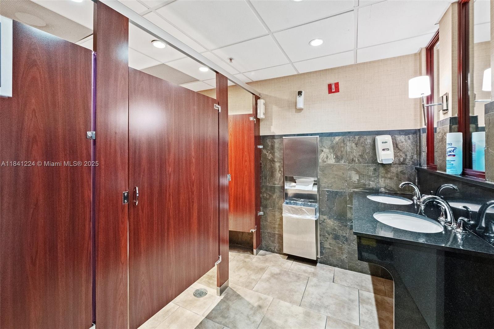 609A & 609B  /   sq. ft. $ 2025-07-15 0 Photo