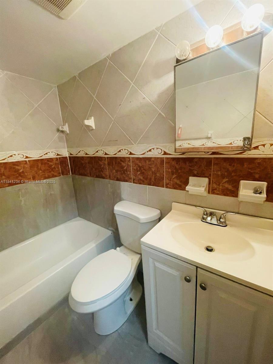   /   sq. ft. $ 2025-08-27 0 Photo