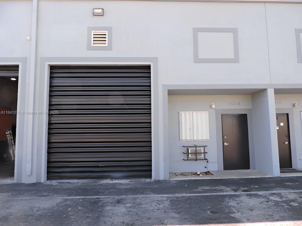 See details 4 / sq. ft. $ 2025-07-15 0 Photo