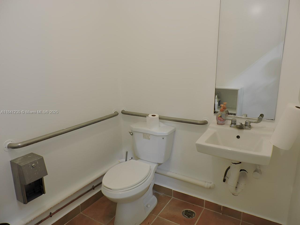 See details 4 / sq. ft. $ 2025-07-15 0 Photo